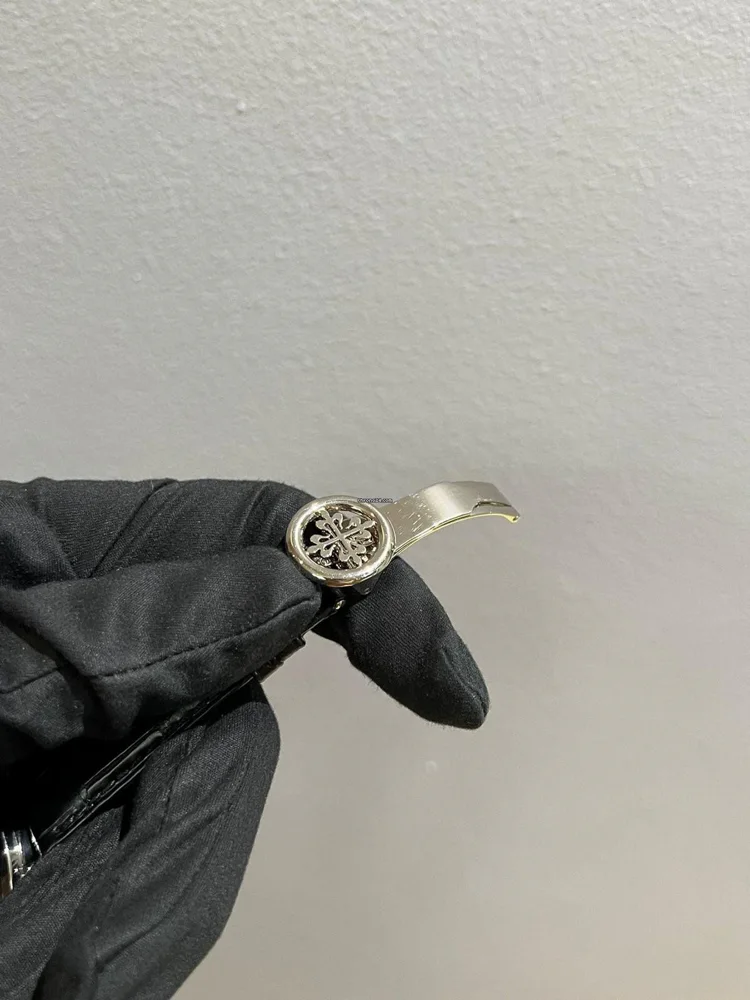 Patek Philippe Annual Calendar 5396G-011